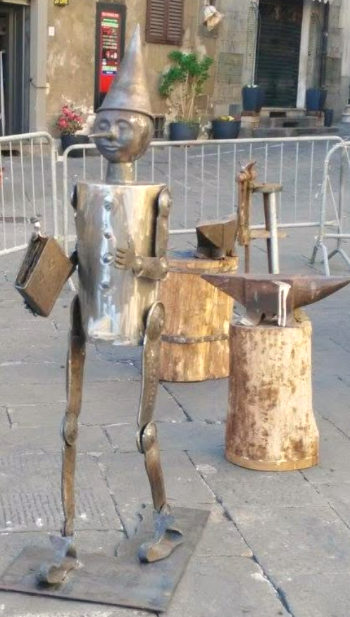 La Statua di Pinocchio 2 La Statua di Pinocchio 1